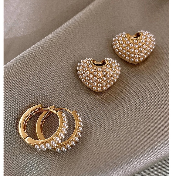 18k Gold Plated Titanium Steel Faux Pearl Heart Hoop Earrings - Picture 3 of 3